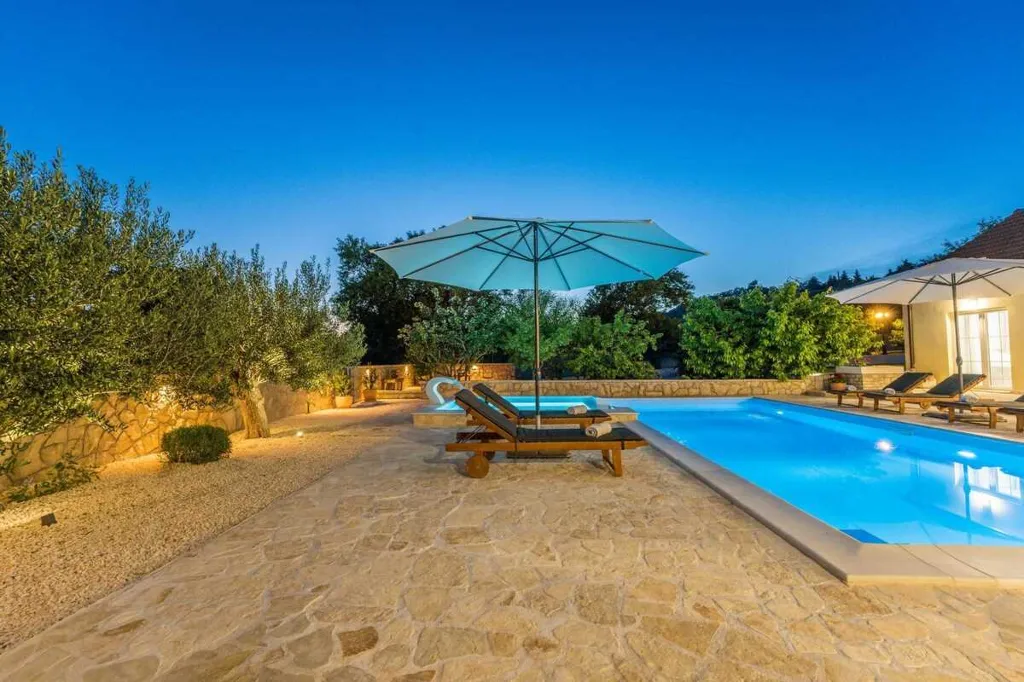 Podine 3-Bedroom Villa for Up to 8 Guests