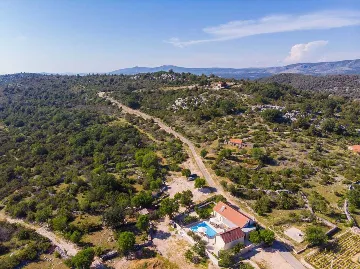 Podine 3-Bedroom Villa for Up to 8 Guests