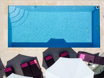 Apartment with Private Pool and Jacuzzi in Veprinac