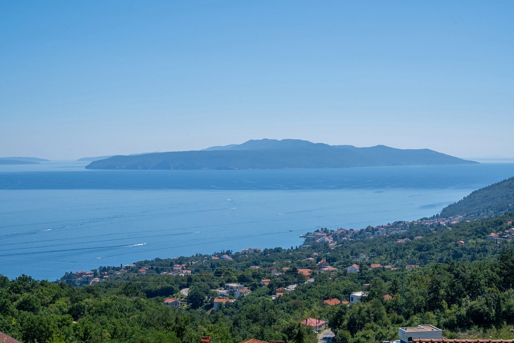 Apartment with Private Pool and Jacuzzi in Veprinac