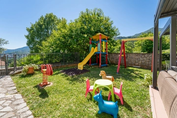 Apartment with Private Pool and Jacuzzi in Veprinac