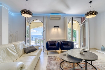 Apartment with Private Pool and Jacuzzi in Veprinac