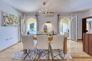 Apartment with Private Pool and Jacuzzi in Veprinac