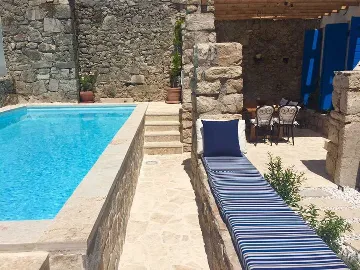 Traditional 2-Bedroom Vacation Home in Murter