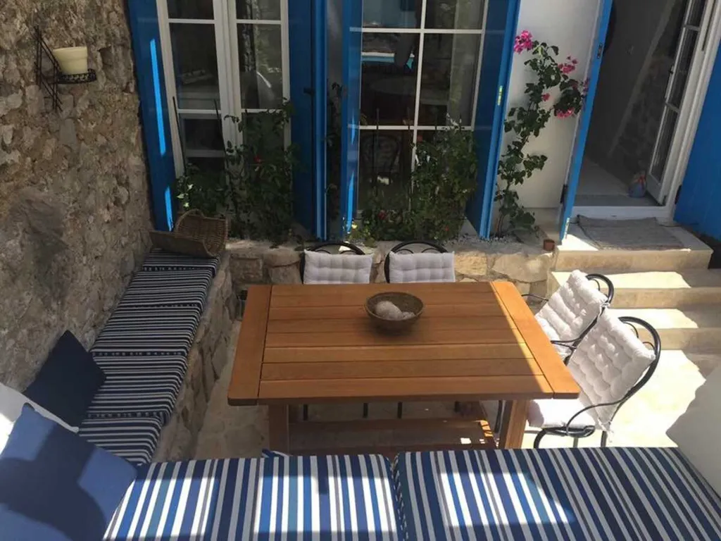 Traditional 2-Bedroom Vacation Home in Murter