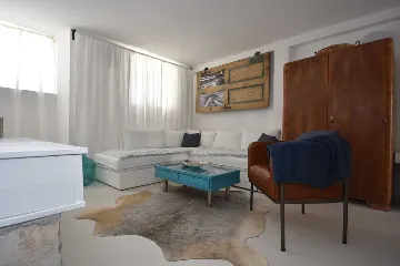 Traditional 2-Bedroom Vacation Home in Murter