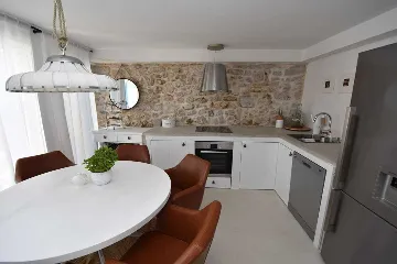 Traditional 2-Bedroom Vacation Home in Murter