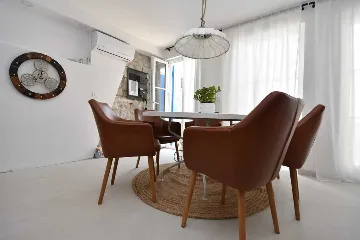 Traditional 2-Bedroom Vacation Home in Murter