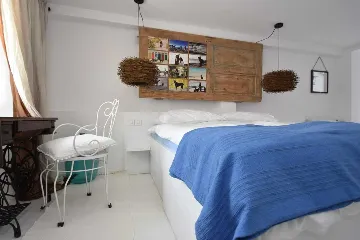 Traditional 2-Bedroom Vacation Home in Murter