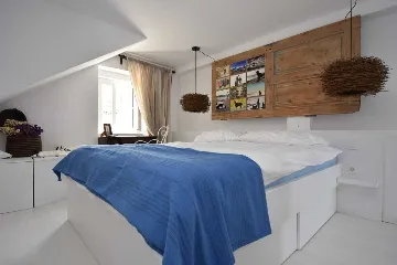 Traditional 2-Bedroom Vacation Home in Murter