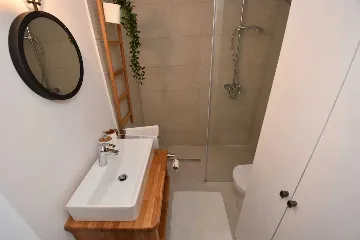 Traditional 2-Bedroom Vacation Home in Murter