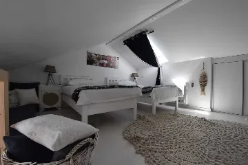 Traditional 2-Bedroom Vacation Home in Murter