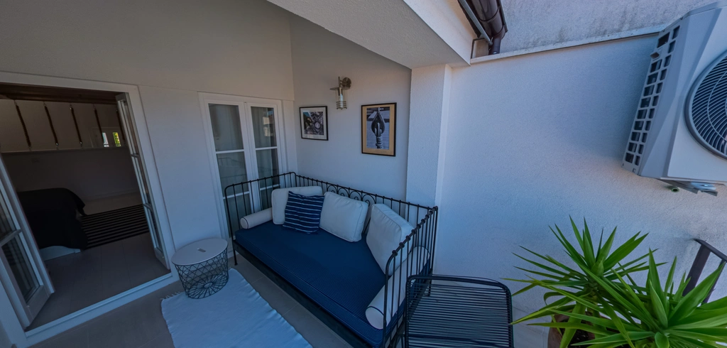 Traditional 2-Bedroom Vacation Home in Murter