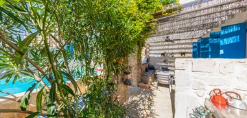 Traditional 2-Bedroom Vacation Home in Murter