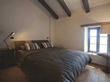 Courtyard Pool & Jacuzzi Villa in Radetići