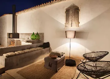 Courtyard Pool & Jacuzzi Villa in Radetići