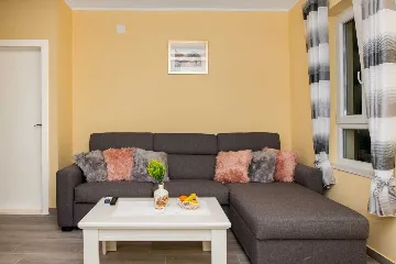 2-Bedroom Villa in Primošten Burnji for Up to 6