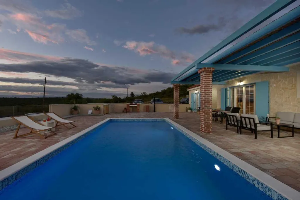 2-Bedroom Villa with Heated Pool in Sukošan