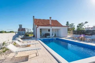 2-Bedroom Holiday House in Smoković for 6 Guests