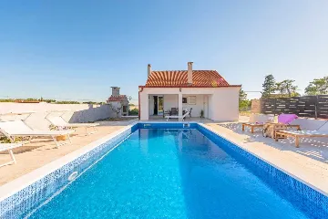2-Bedroom Holiday House in Smoković for 6 Guests
