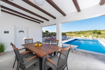 2-Bedroom Holiday House in Smoković for 6 Guests