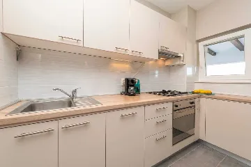 2-Bedroom Holiday House in Smoković for 6 Guests