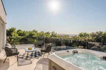 Modern Villa for 8 Guests in Vrsi, Croatia