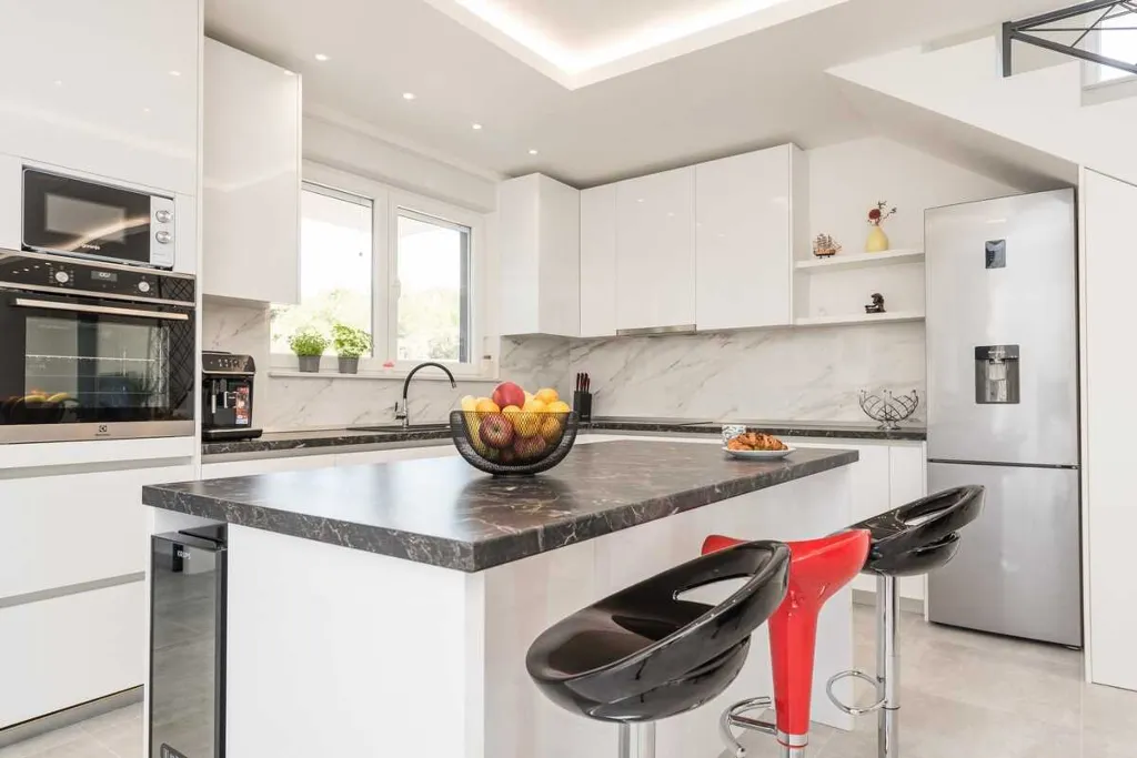 Modern Villa for 8 Guests in Vrsi, Croatia