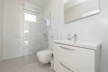 Modern Villa for 8 Guests in Vrsi, Croatia