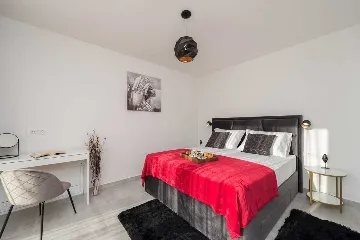 Modern Villa for 8 Guests in Vrsi, Croatia