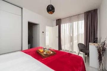 Modern Villa for 8 Guests in Vrsi, Croatia