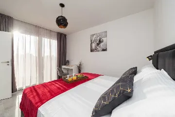 Modern Villa for 8 Guests in Vrsi, Croatia