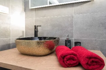 Modern Villa for 8 Guests in Vrsi, Croatia