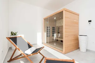 Modern Villa for 8 Guests in Vrsi, Croatia