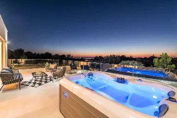 Modern Villa for 8 Guests in Vrsi, Croatia
