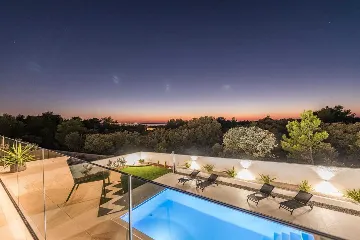 Modern Villa for 8 Guests in Vrsi, Croatia