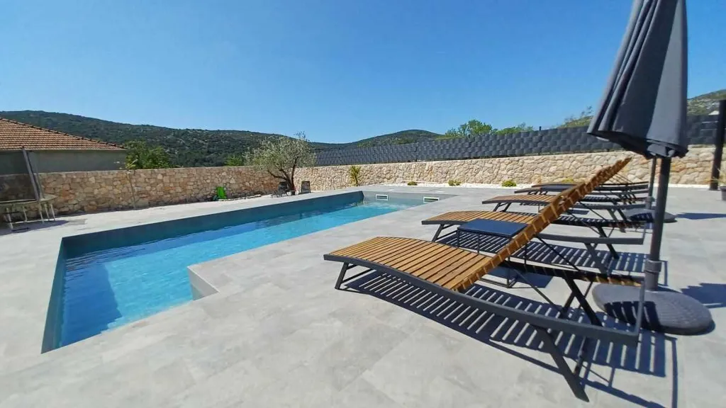 2-Bedroom Rustic Villa with Private Pool in Marina