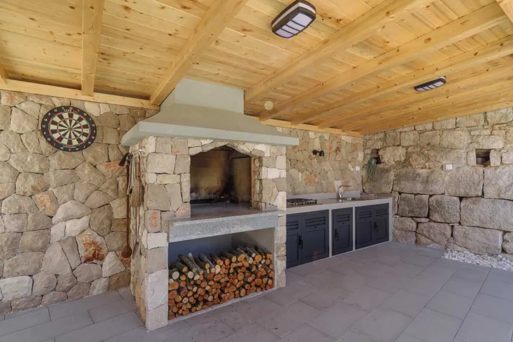 2-Bedroom Rustic Villa with Private Pool in Marina