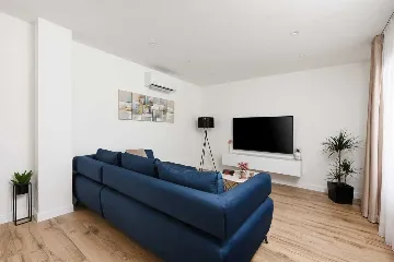 3-Bedroom Villa with Private Pool in Debeljak