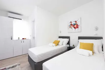 3-Bedroom Villa with Private Pool in Debeljak