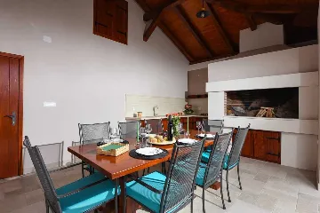 3-Bedroom Villa with Private Pool in Debeljak