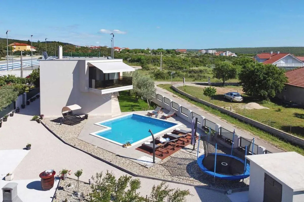 Debeljak 3-Bedroom Villa with Private Pool