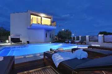 Debeljak 3-Bedroom Villa with Private Pool