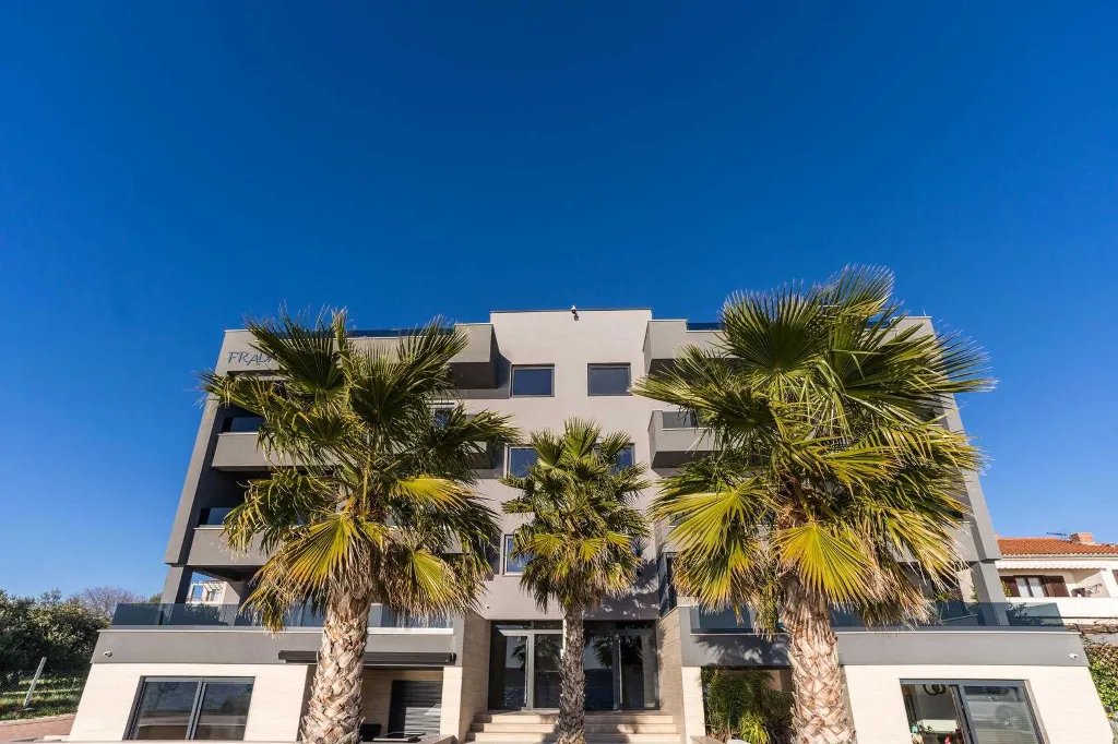 Beachfront Apartment with Sea View in Sveti Petar na Moru