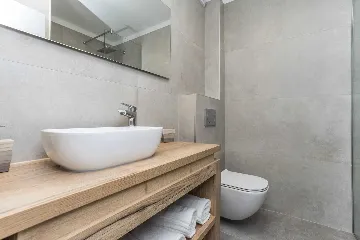 Beachfront Apartment for 6 Guests in Sveti Petar na Moru