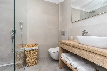 Beachfront Apartment for 6 Guests in Sveti Petar na Moru