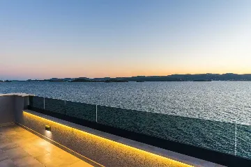 Beachfront Apartment for 6 Guests in Sveti Petar na Moru