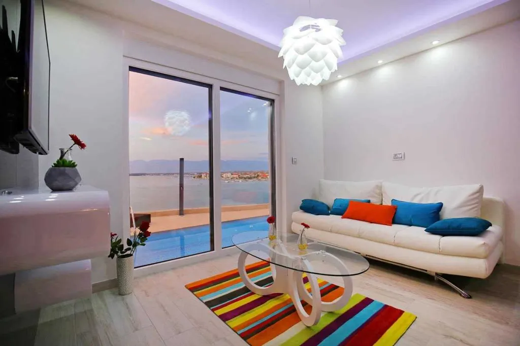 Modern 4-Bedroom Villa with Heated Pool in Nin