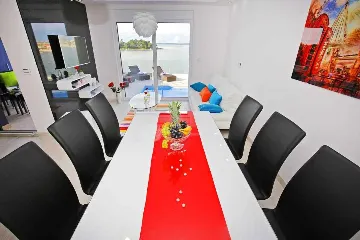 Modern 4-Bedroom Villa with Heated Pool in Nin