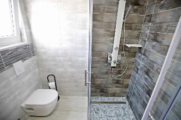 Modern 4-Bedroom Villa with Heated Pool in Nin